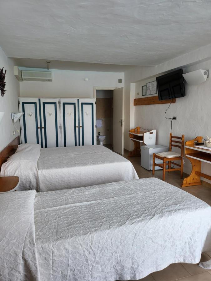 באיה סרדיניה Hotel Olimpia מראה חיצוני תמונה