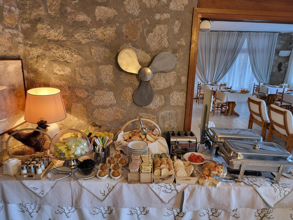 באיה סרדיניה Hotel Olimpia מראה חיצוני תמונה