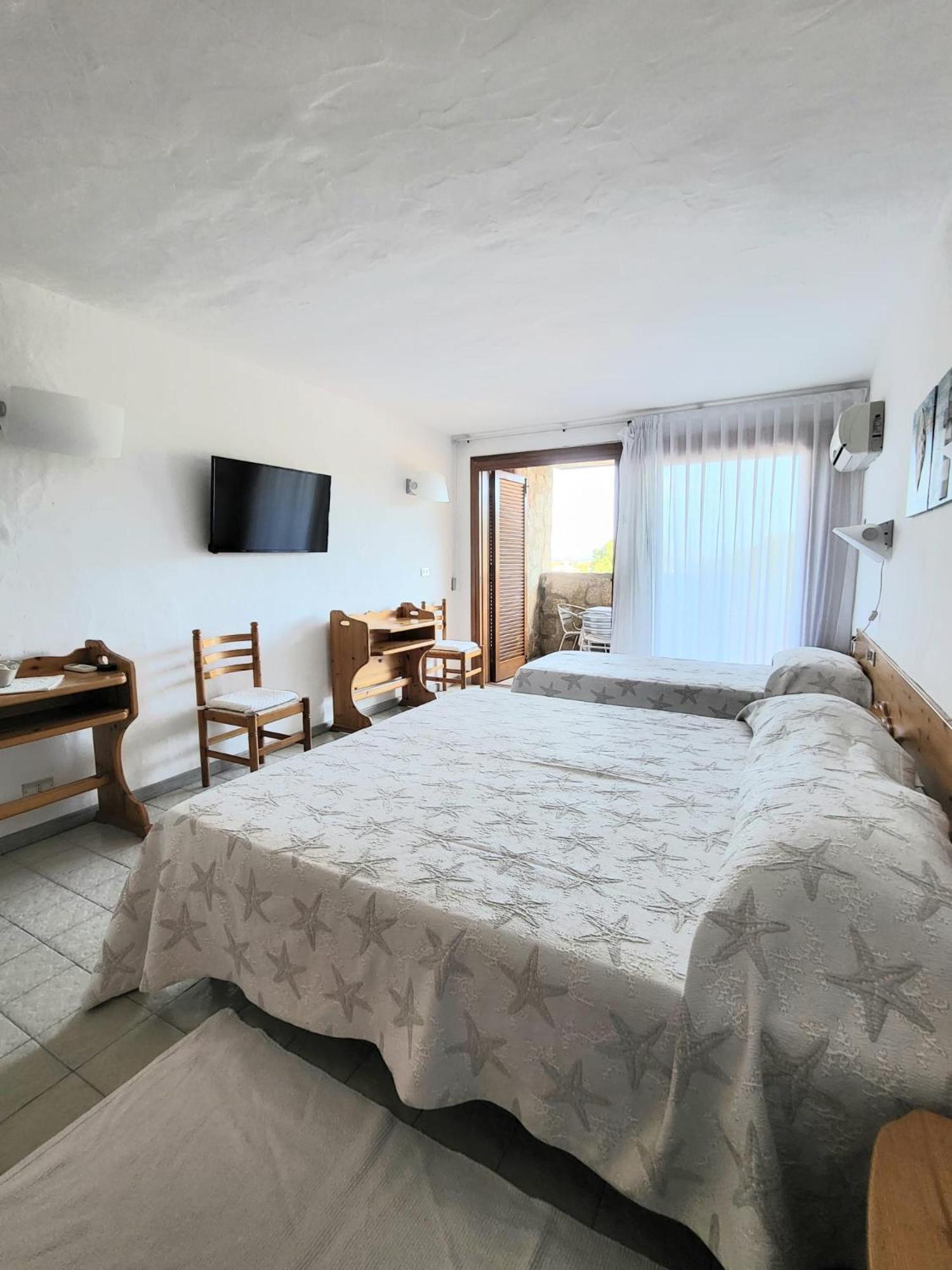 באיה סרדיניה Hotel Olimpia מראה חיצוני תמונה